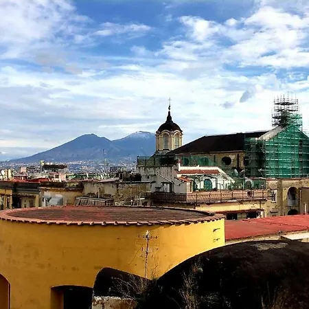 I Tetti Del Centro Storico Апартаменты Неаполь