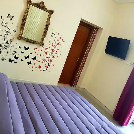 I Tetti Del Centro Storico Неаполь